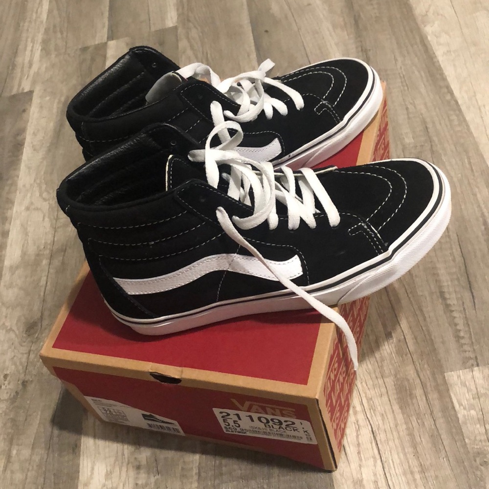 Women’s size 7 high top vans